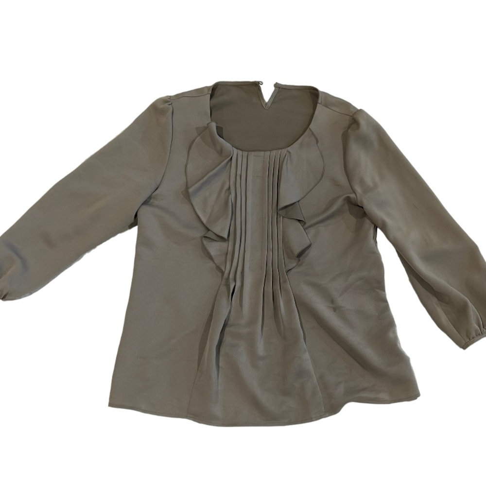 Azur Riffly Gray Blouse, Low neck and cuffed hems